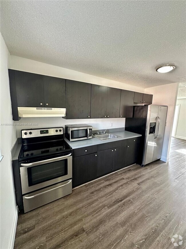 Building Photo - 11465 SW 215th St Unit 11465 Rental