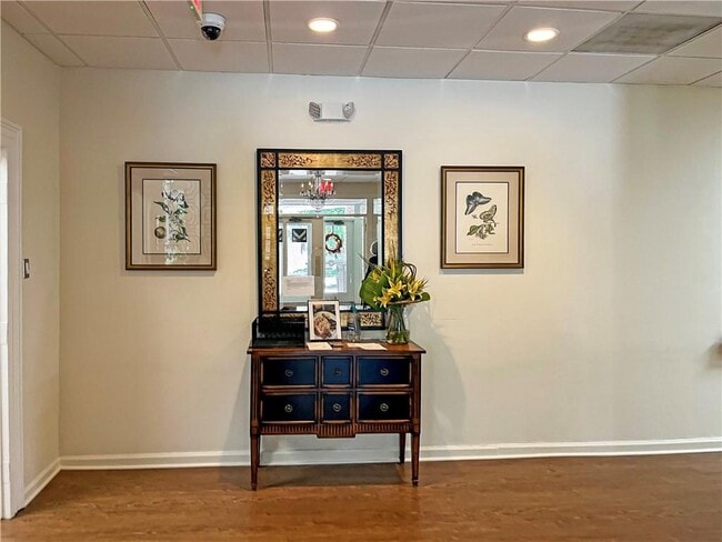 Photo - 475 Mount Vernon Hwy NE Unidad C229