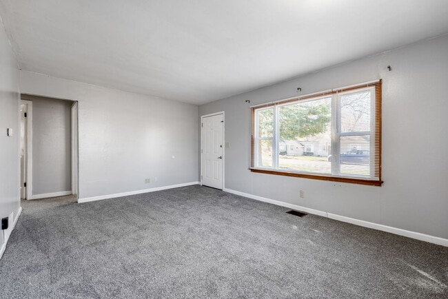 Photo - 3 bed 1 bath Home on Rock Island/Moline bo...