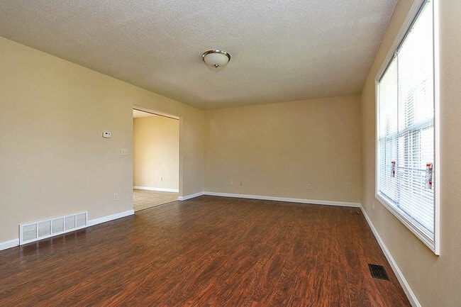 Photo - 4 Bedroom House Close to Campus