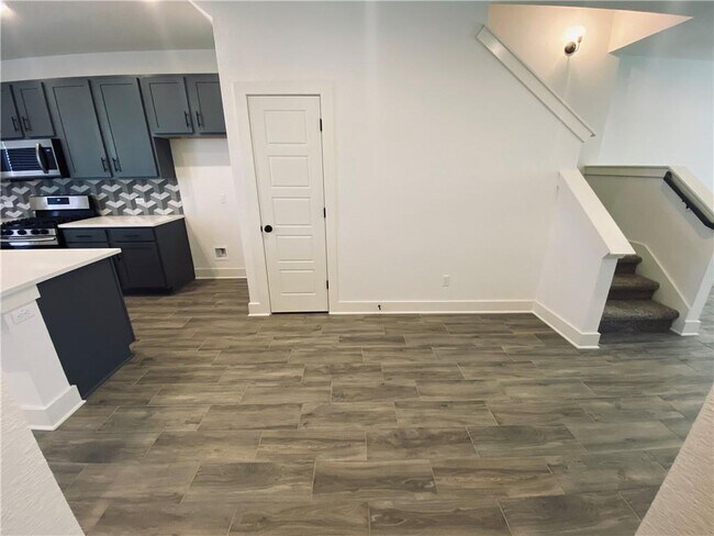 5160 N A.W. Grimes Blvd Unit 121