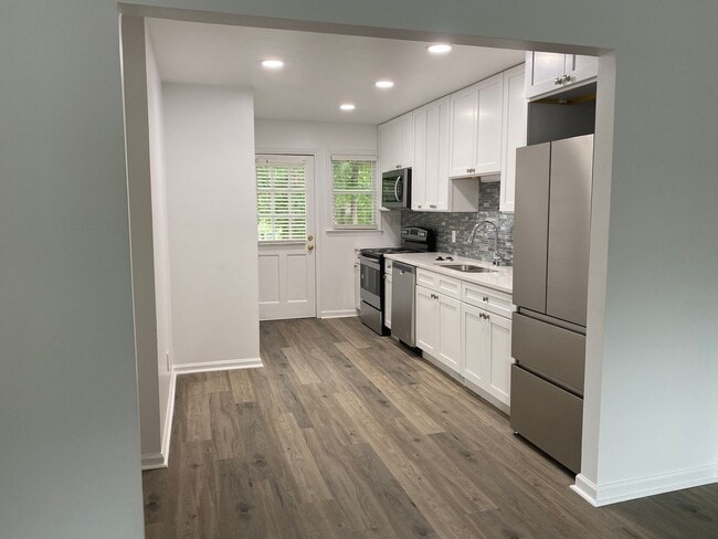 Photo - Adorable 2 Bedroom, 1 Bath in East Raleigh near Cary Crossroads - Pet Friendly!