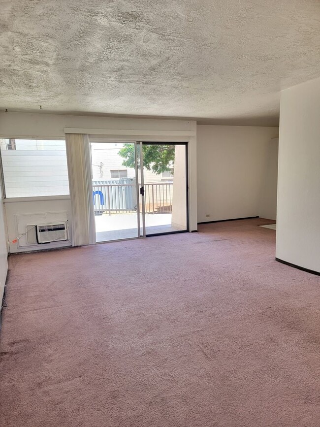 Photo - Parking, Large Lanai, Desirable location (RRLLC)