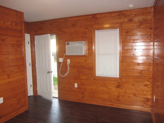 Building Photo - 15091 Fort Campbell Blvd Rental