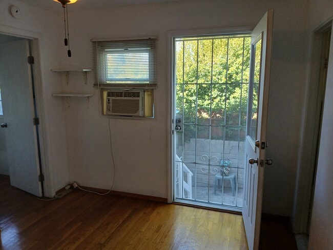 Private entrance - 7848 Normal Ave Unit 3