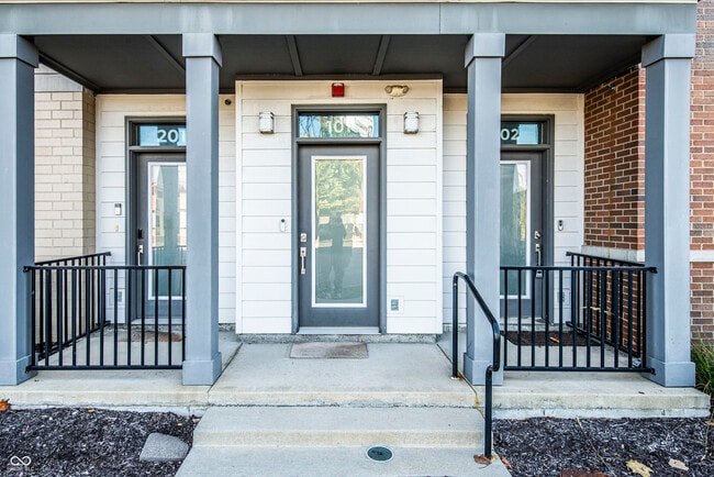 Building Photo - 727 N Illinois St Unit 101