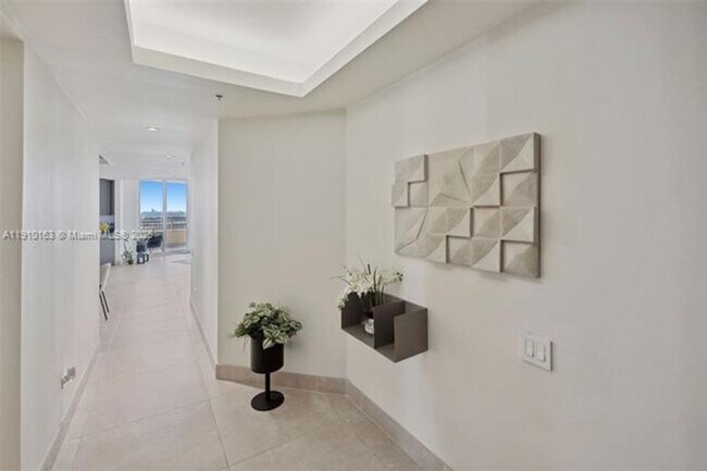 Photo - 808 Brickell Key Dr Unit 808 Brickell Key Dr 2601