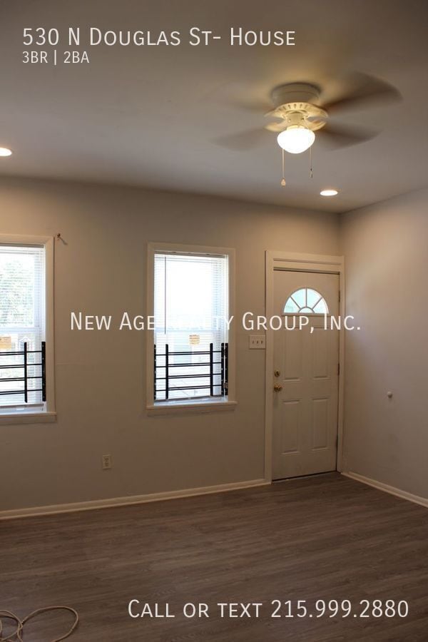 Photo - 530 N Douglas St
