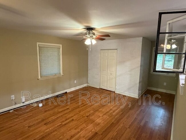 401 Barclay Rd