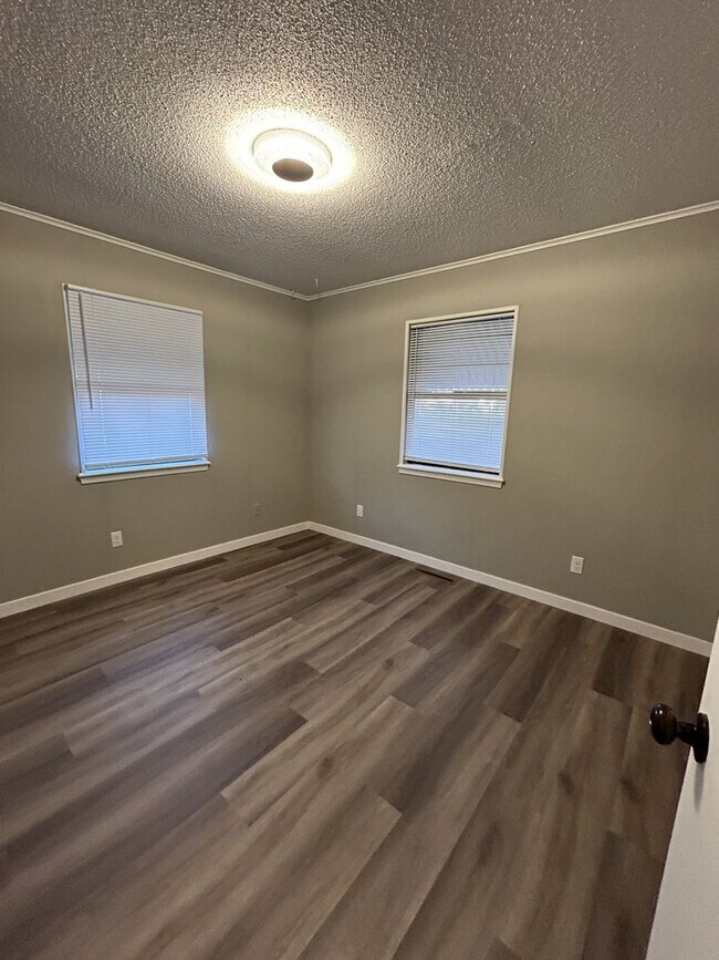 Photo - 905-907 N Rouse Duplex Unidad 907 N Rouse