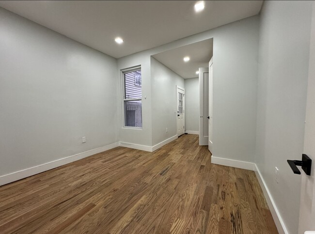 128 St Pauls Ave Unit 2 - 129 Saint Pauls Ave Unit 2L