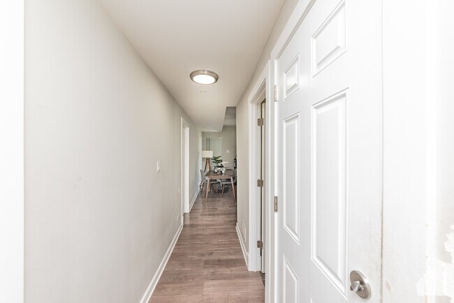 Photo - 2923 N Avers Ave Unit 2