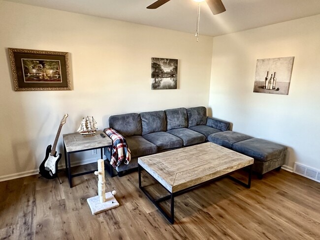 Photo - 315 Coombs Dr