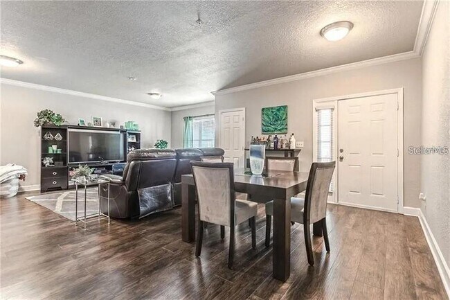 Photo - 450 S Orange Ave Unidad 1053