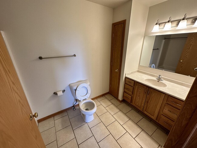 Photo - 132 Sater St