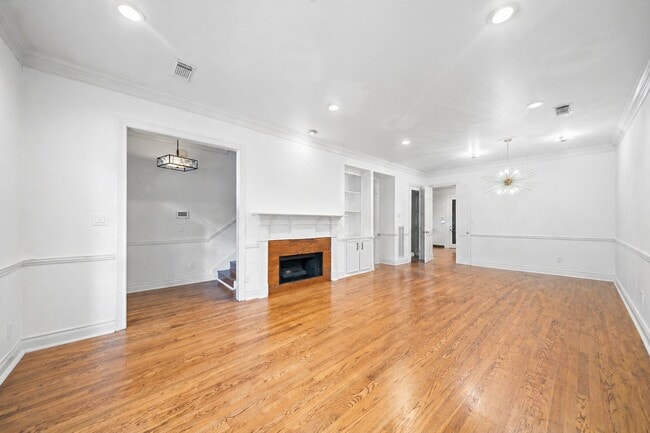 Photo - 5136 Chevy Chase Dr