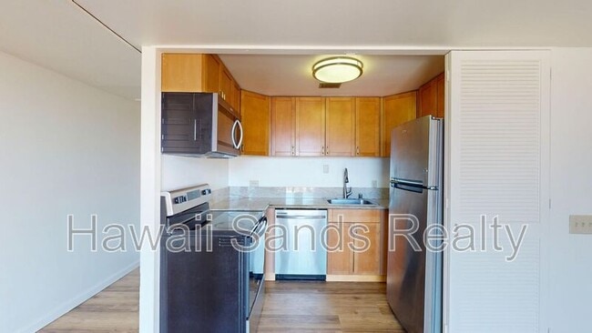 Photo - 225 Queen St
