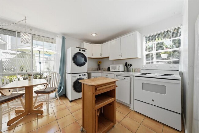 Photo - 206 E 9th Ave