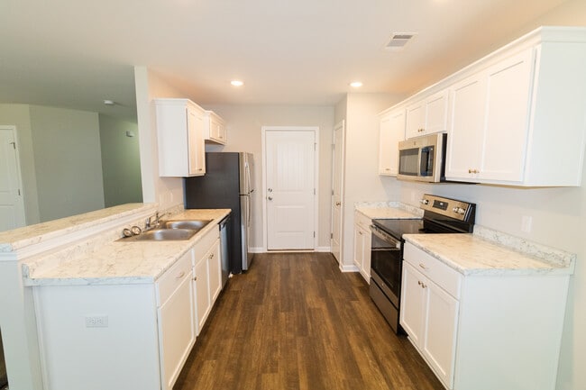 Photo - 152 Callaway Cres