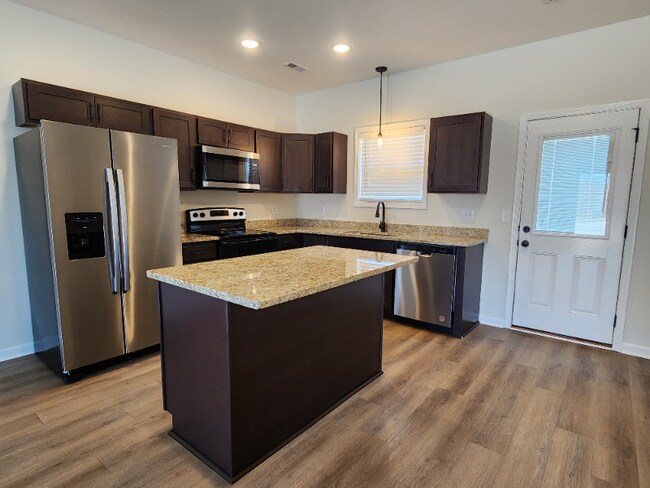 Photo - 615 Peachers Mill Rd Unidad 103