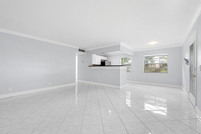 Photo - 339 Normandy Ln