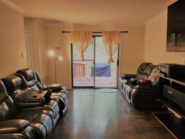 Photo - 3 Bedroom 2.5 bath Colonial off of Reams Road in Chesterfield County