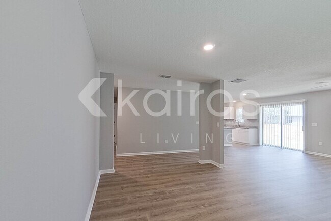 2331 W Ingrid Ln