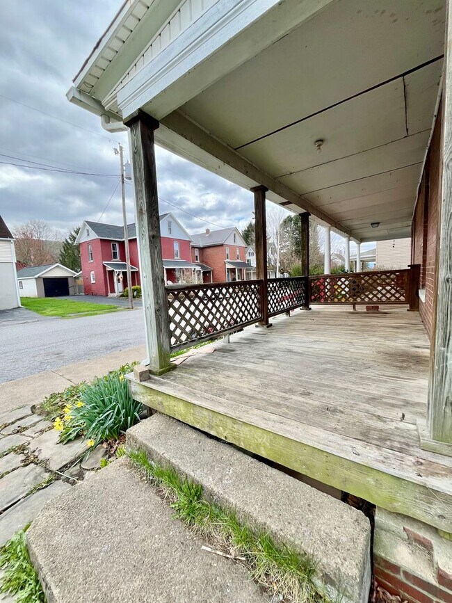 Photo - 125-127 Maple St Unit 125