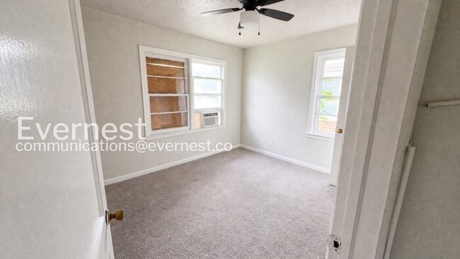 Photo - 2833 Van Brunt Blvd
