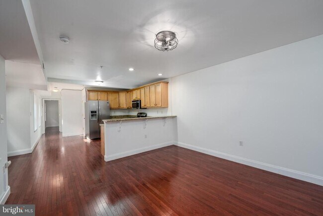 Photo - 838 S Bond St