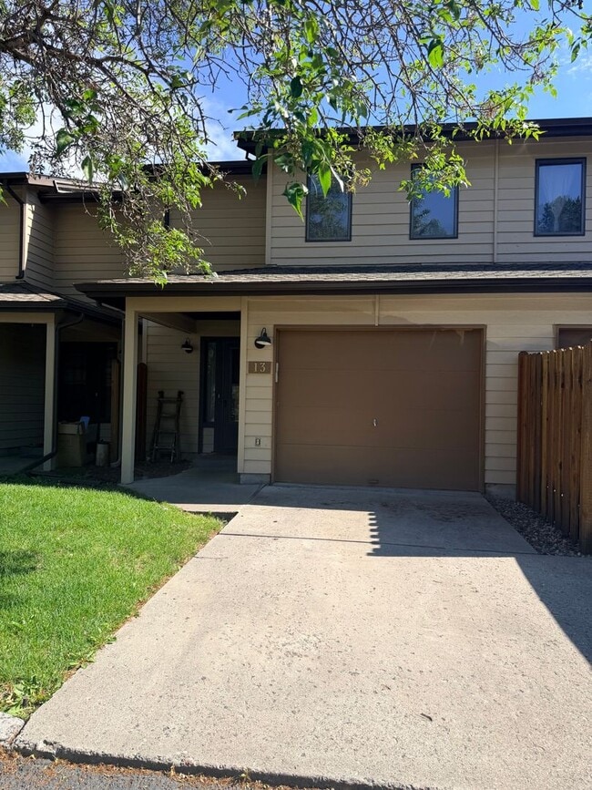 Building Photo - Recently updated unit Near Montana State!