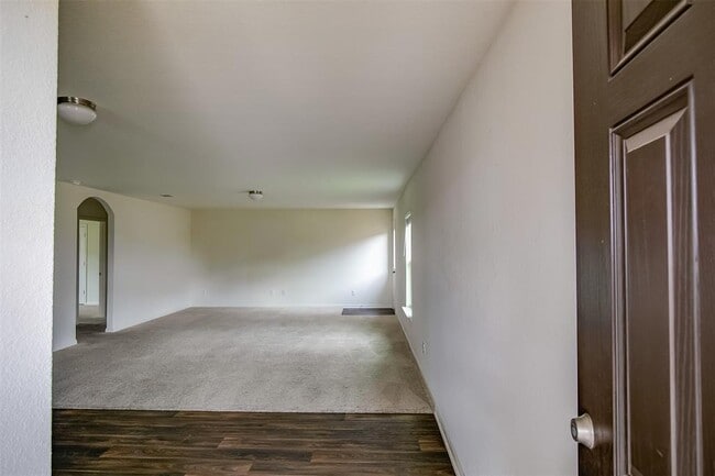 Photo - 149 Proclamation Ave