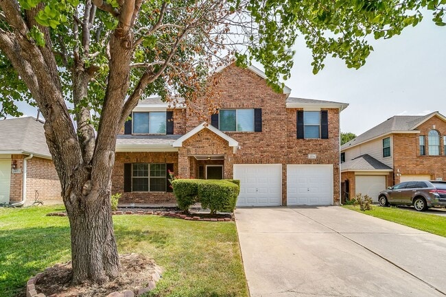 Building Photo - 2875 Grandview Dr