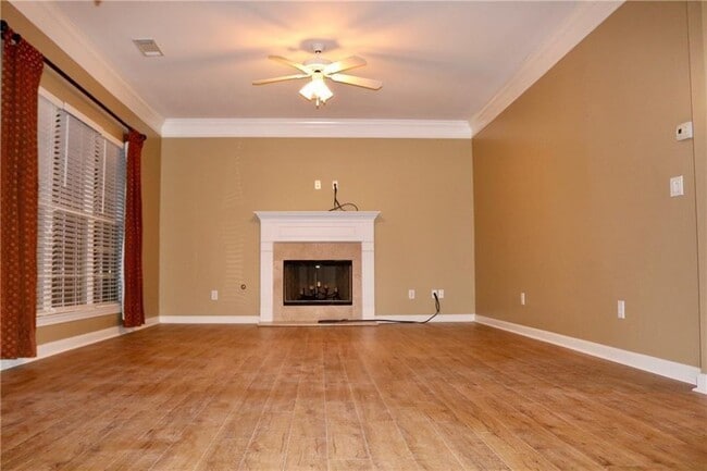 Photo - 607 Hidden Close