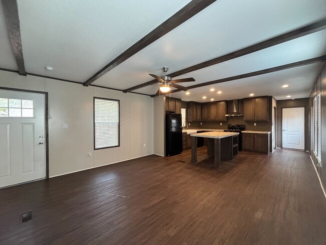 Photo - 106 E Semands St