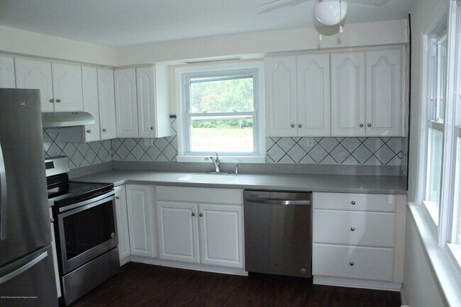254 Admiral Ave