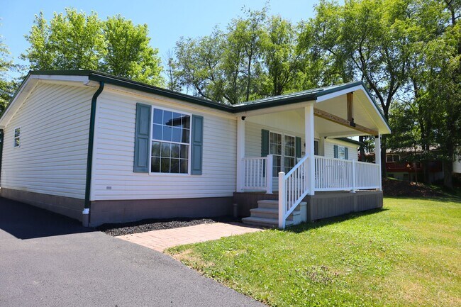 Lovely 3 bedroom, 2 bath home! - Lovely 3 bedroom, 2 bath home!