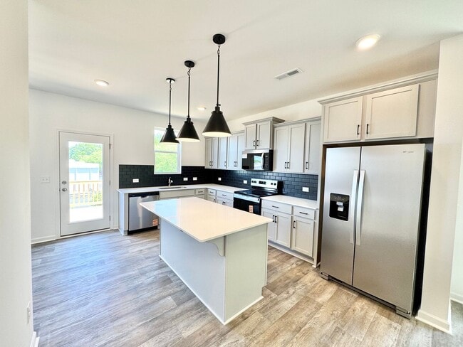 Photo - 335 Cliffwood St NW