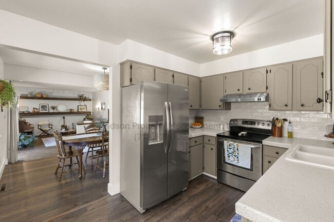 Photo - Stunning 3 Bedroom House Located in Easter...