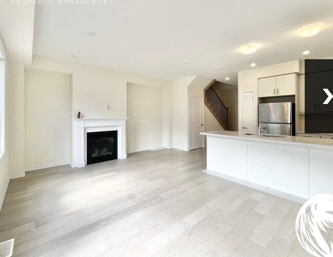 Photo - HAMILTON – BEAUTIFUL TOWNHOUSE – 3 BEDROOMS – 3 BATHROOMS – 3 PARKINGS – $2,695.00 – ONLY