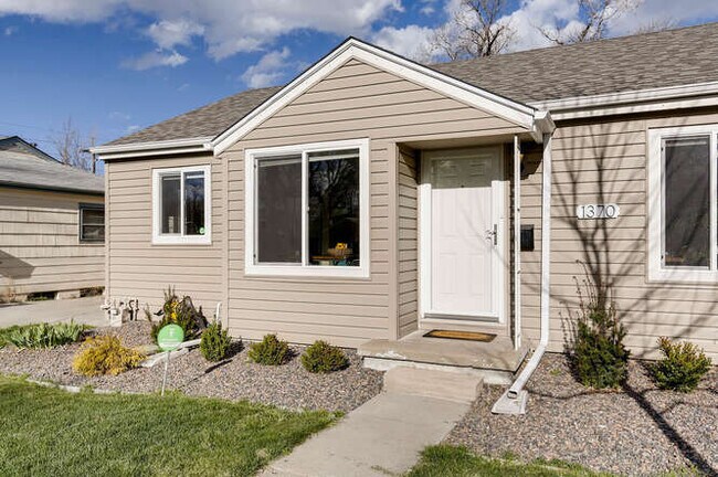 Photo - 1370 Xanthia St