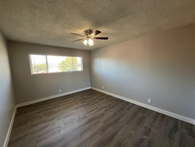 Photo - Lawrence Arms Apartments