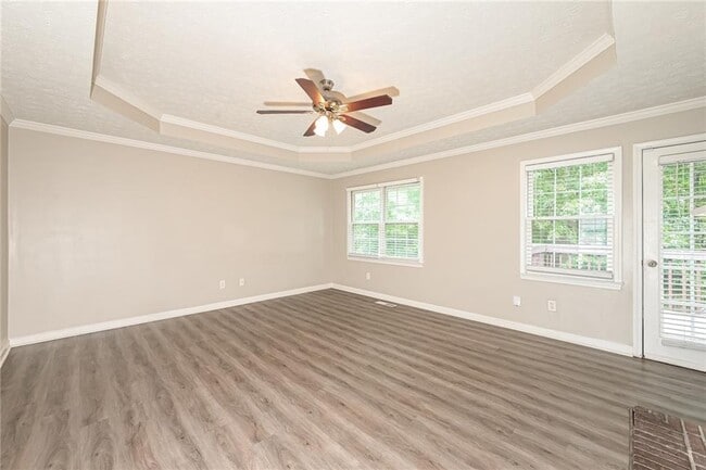 Photo - 2320 Huntington Dr