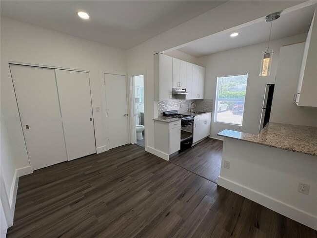 Photo - 3237 SW 4th St Unit 6