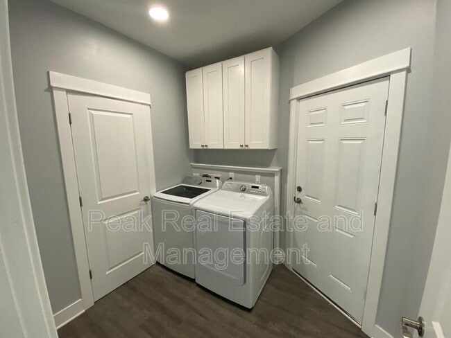 Photo - 1429 Logan St SE