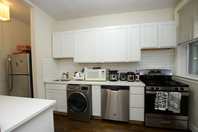 Photo - 945 Judson Ave Unit 2