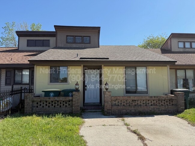Building Photo - 2429 N Seabury Pl