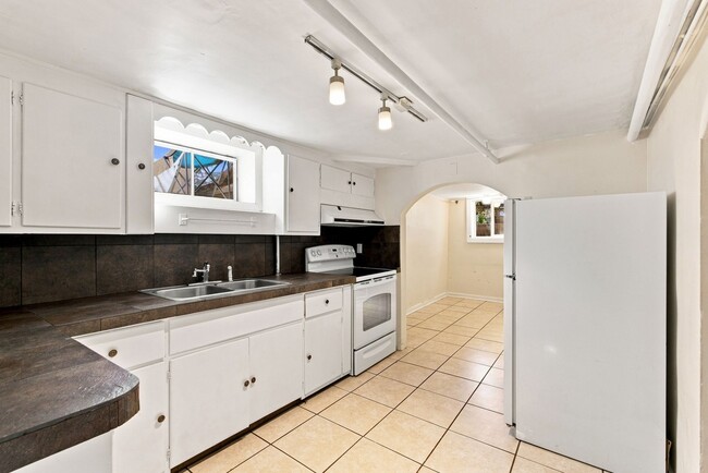 Photo - 3140 Sheridan Blvd