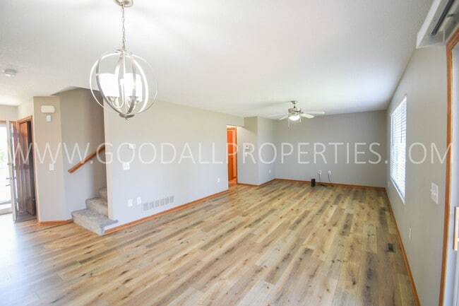 Photo - 3 bed 2.5 bath Single Family Home with fenced in yard!