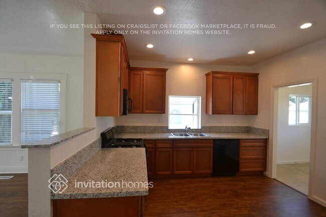 Photo - 622 W 13th St